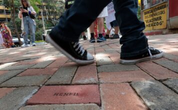 Calçadão em SP homenageia personalidades que lutaram pela democracia