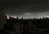 Chuva forte faz SP entrar em atenção e deixa mais de 20 mil imóveis sem luz