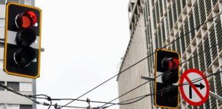 Como funcionam os semáforos inteligentes de São Paulo?